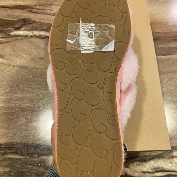 Ugg Scuffette size 6 new with box! Pink - Picture 8 of 8